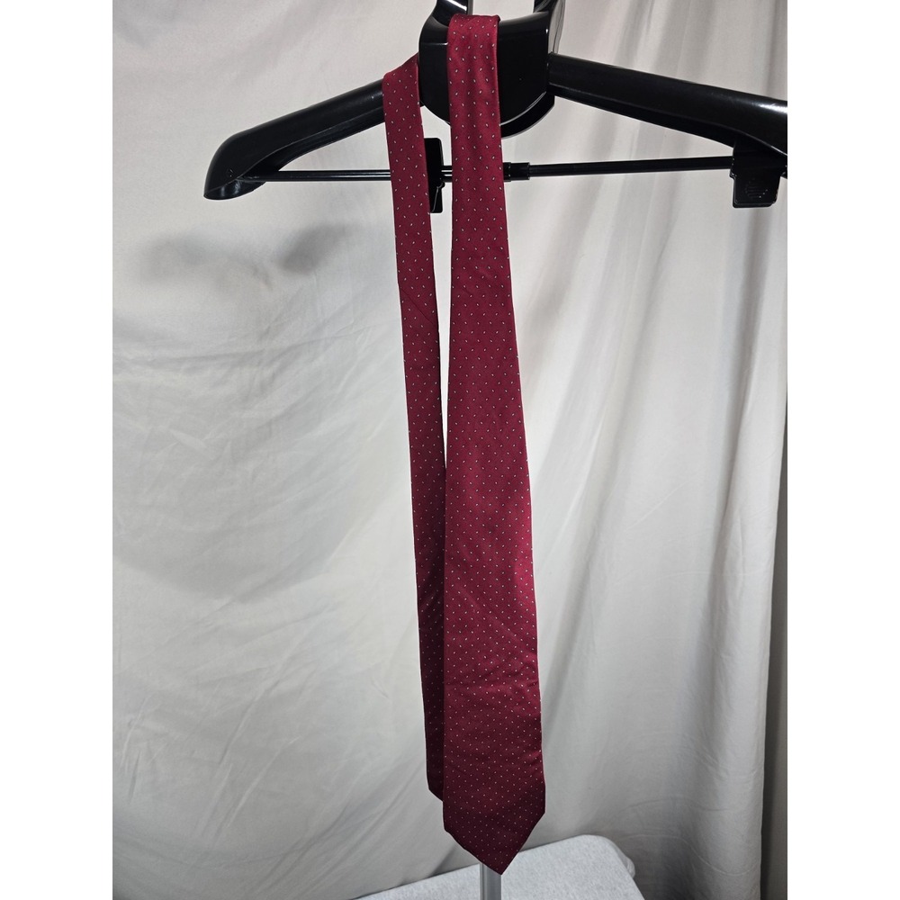 Bert Pulitzer Collectors Edition silk necktie featuring a red foulard pattern...